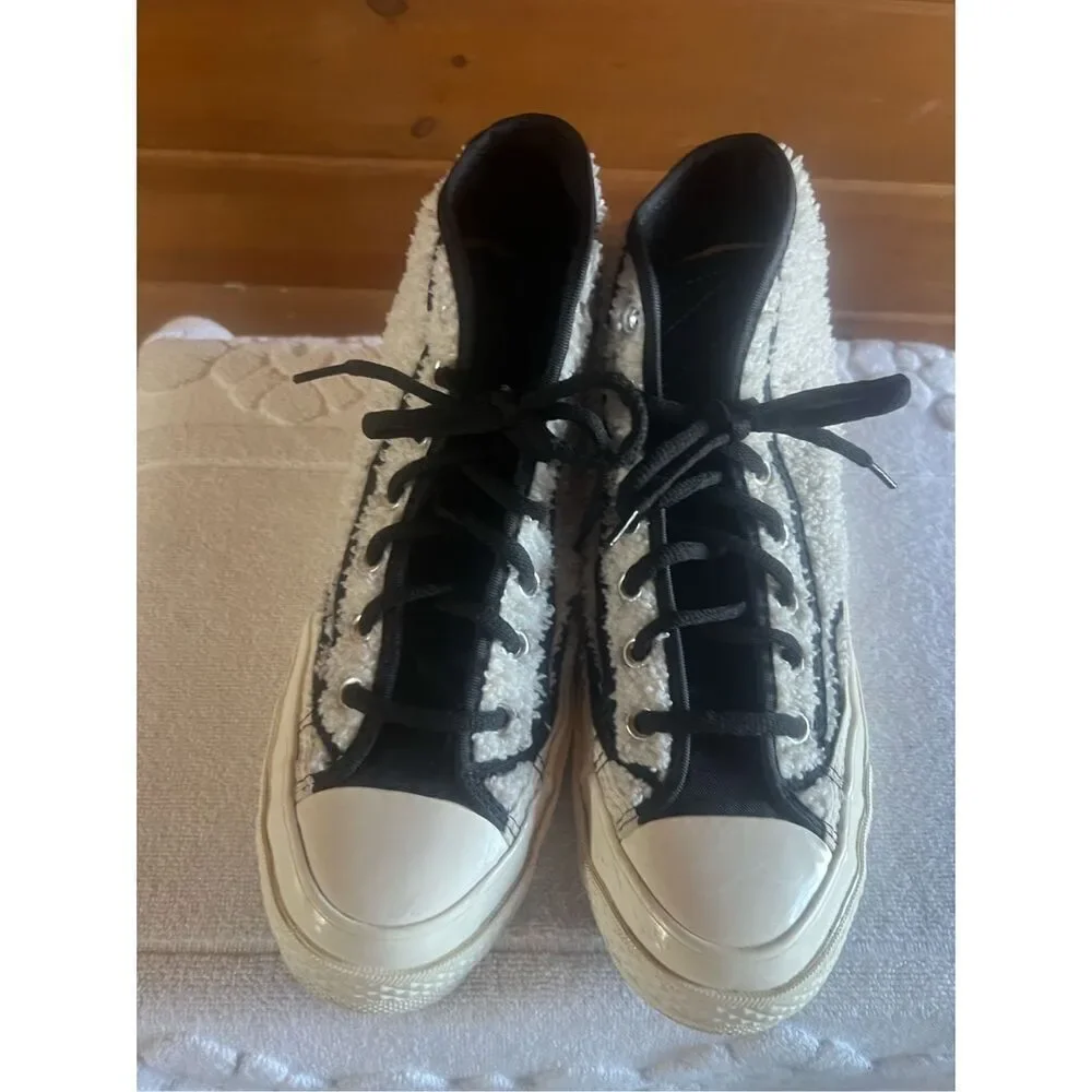 Converse Unisex Chuck Taylor 70 Varsity Hi  Womans Sz 7.5